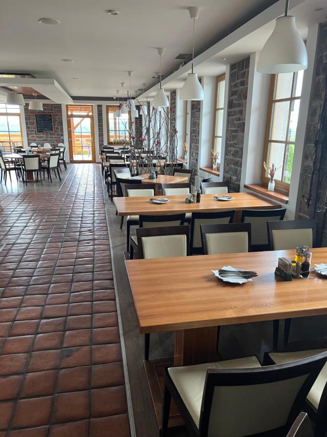 Hotel Krusnohorsky Dvur Cinovec Екстер'єр фото