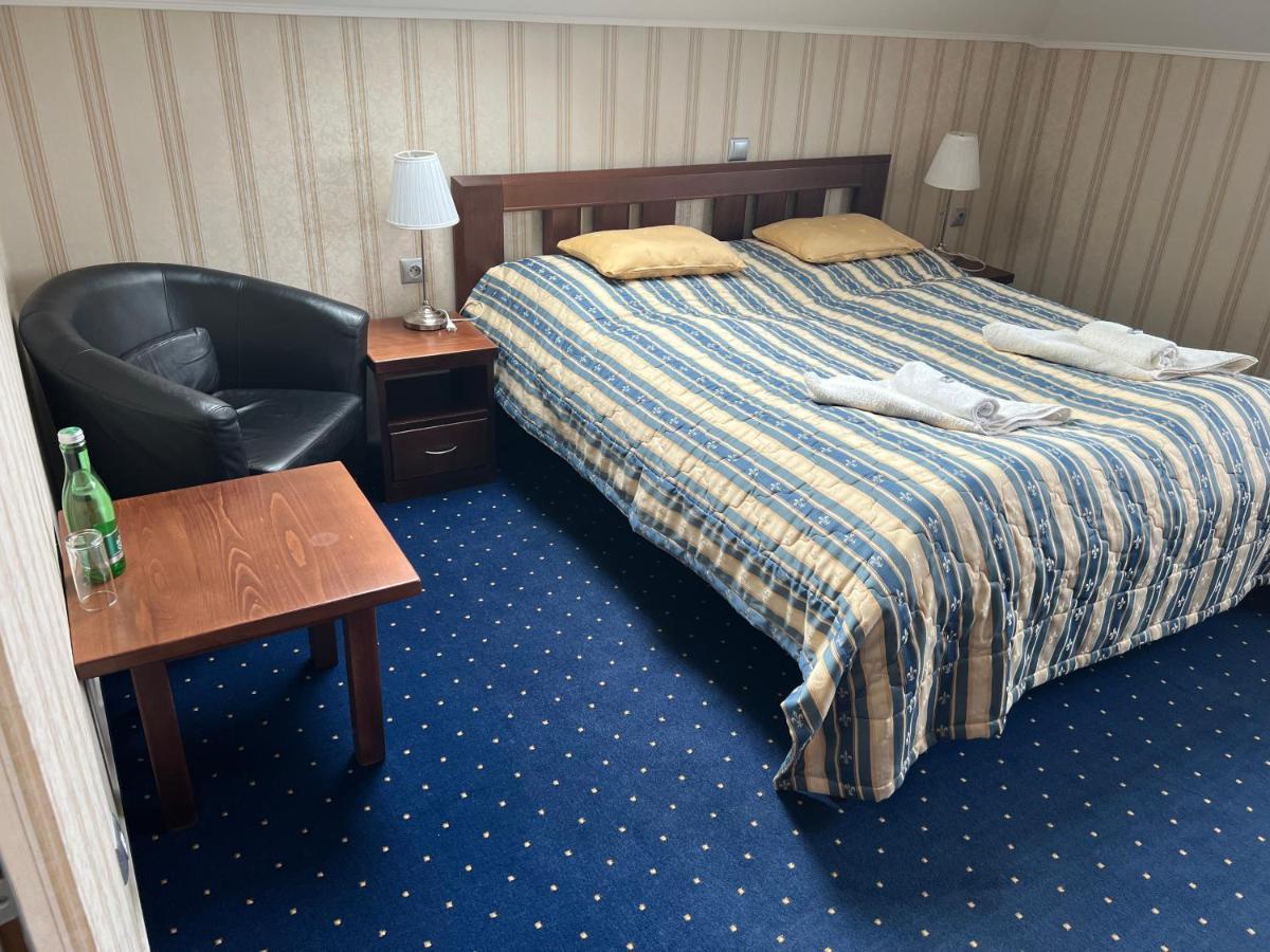 Hotel Krusnohorsky Dvur Cinovec Екстер'єр фото