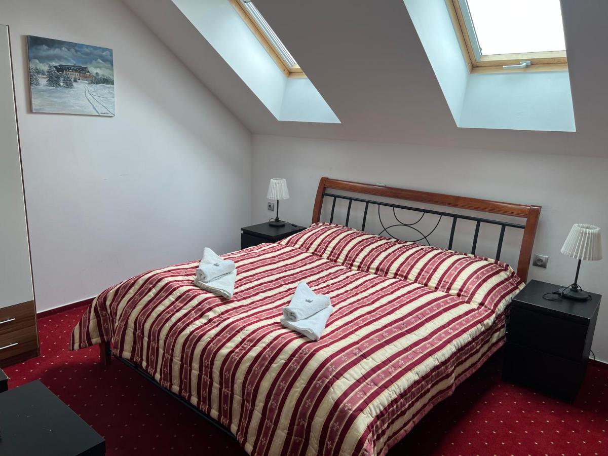 Hotel Krusnohorsky Dvur Cinovec Екстер'єр фото