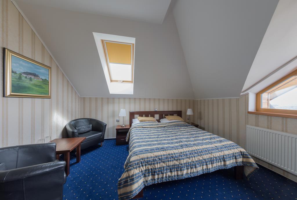 Hotel Krusnohorsky Dvur Cinovec Екстер'єр фото